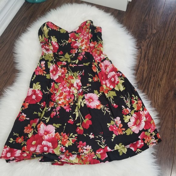 Kimchi Blue | Strapless Floral Mini Dress Medium